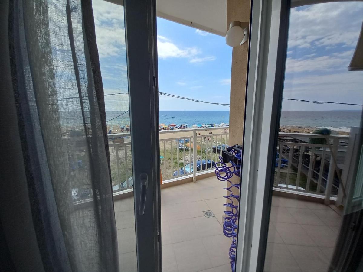 "Breeze" Front To The Sea - Hakidiki Villa Floyitá Eksteriør bilde